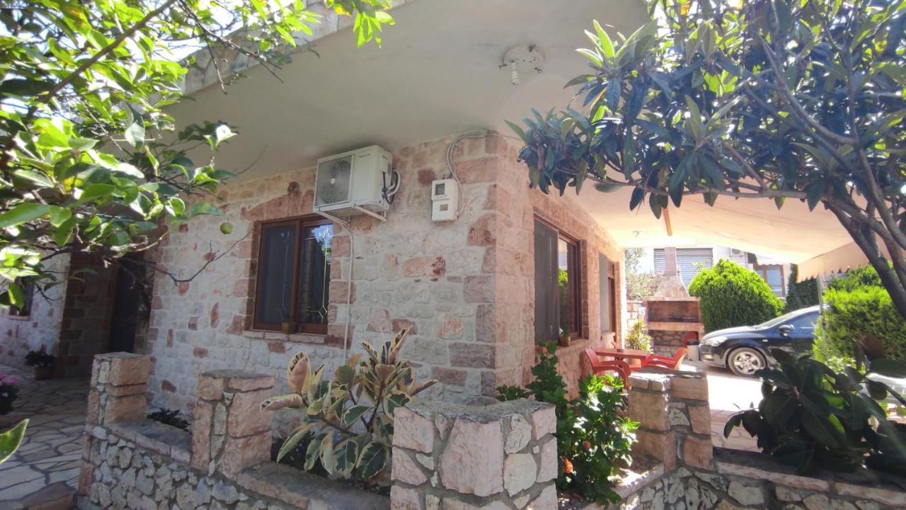 Altin Skrapari Guesthouse 사밀 외부 사진