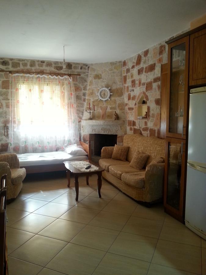Altin Skrapari Guesthouse 사밀 외부 사진