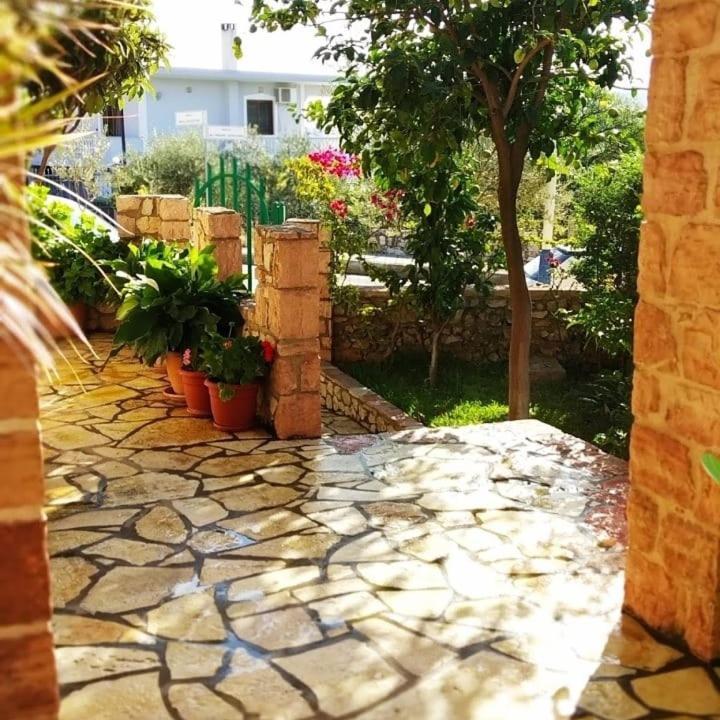 Altin Skrapari Guesthouse 사밀 외부 사진